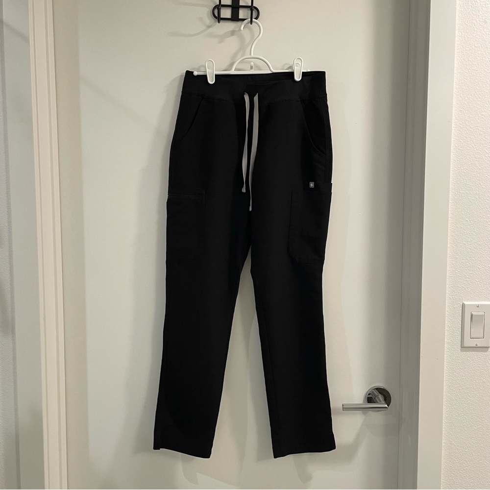 FIGS Yola Skinny 2.0 Scrub Pants in Black | Size S